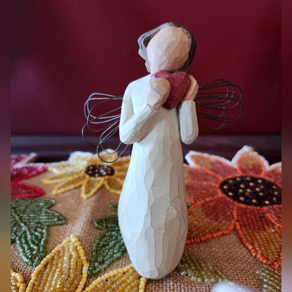 Willow Tree Angel of Heart - Picture 1 of 3